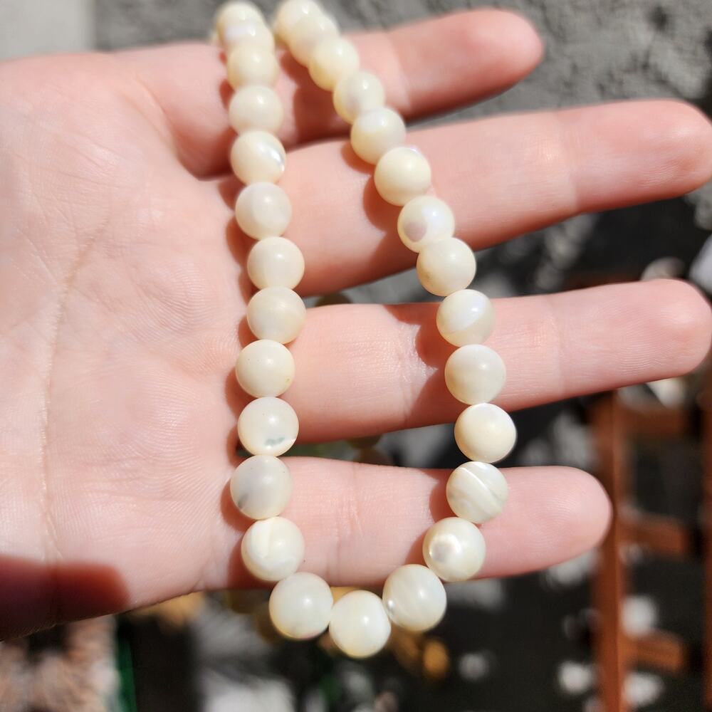 Vintage Balamuti Pearl Necklace MOP Shell Round Beaded Barrel Clasp 8mm - Picture 9 of 13